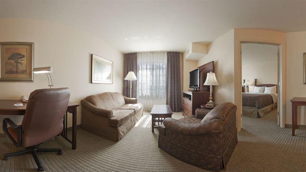 Staybridge Suites San Antonio Nw Near Six Flags Fiesta, An Ihg Hotel Room photo